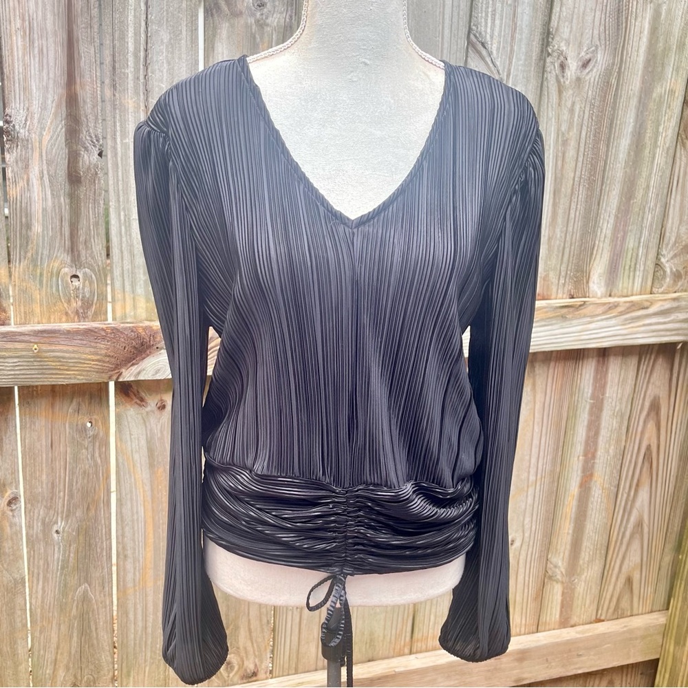 Absolutely Famous Lady’s Blouse with Gathered Hemline; Size L